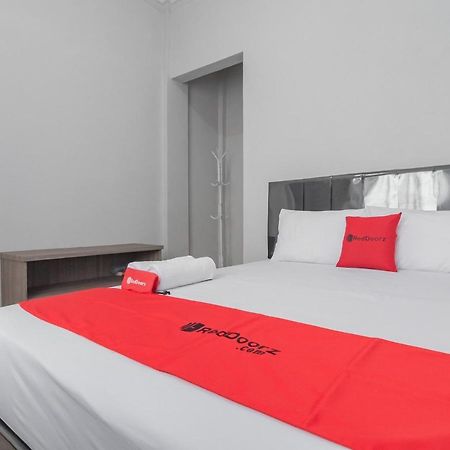 Hotel Reddoorz Syariah Near Wisata Situ Gunung Sukabumi Kadudampit Exterior foto