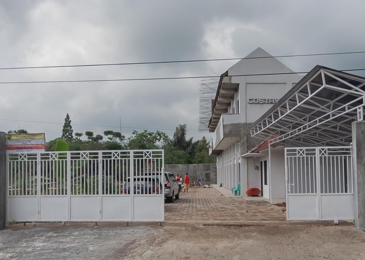 Hotel Reddoorz Syariah Near Wisata Situ Gunung Sukabumi Kadudampit Exterior foto