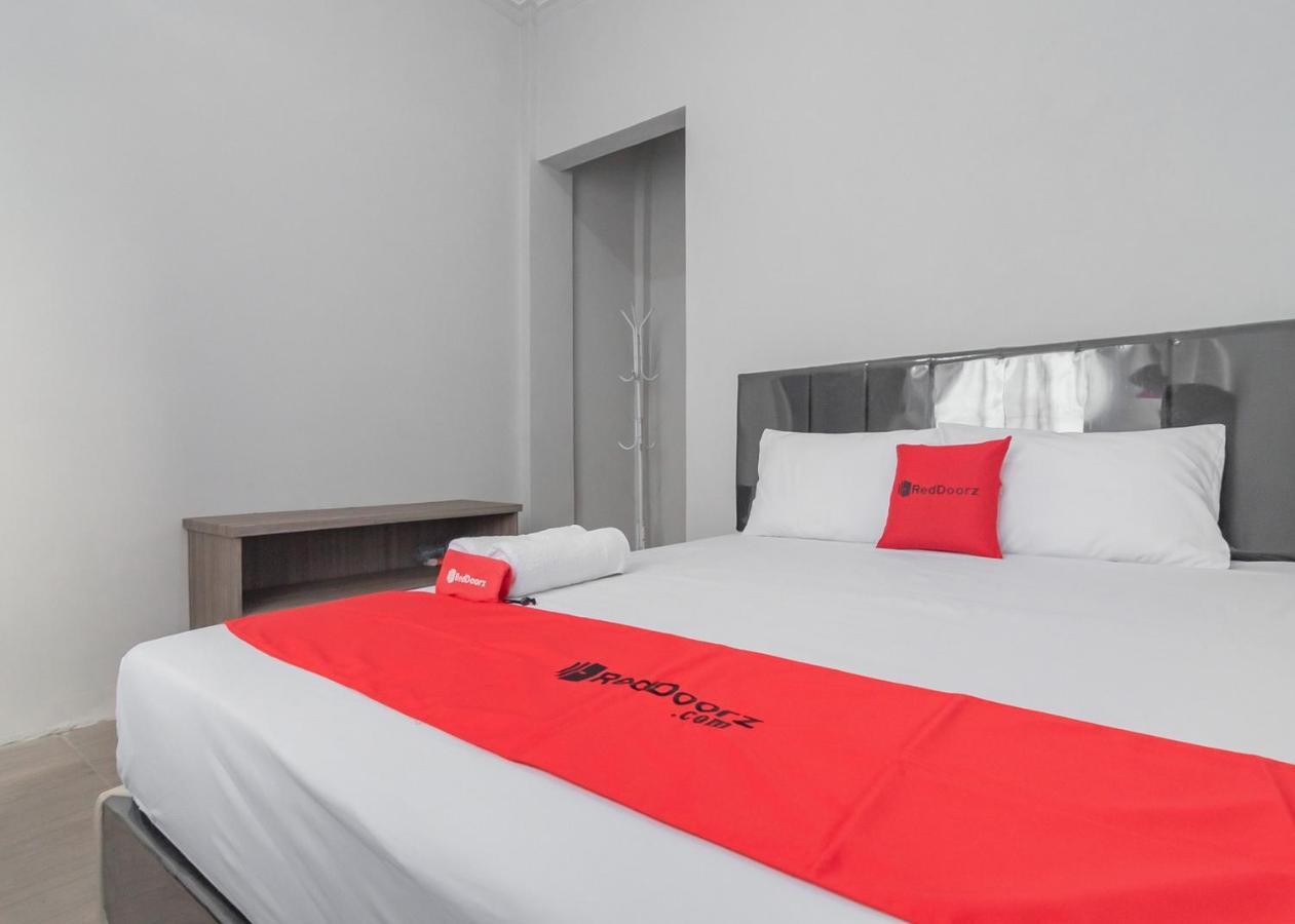 Hotel Reddoorz Syariah Near Wisata Situ Gunung Sukabumi Kadudampit Exterior foto